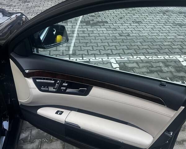 Чорний Мерседес С Клас, об'ємом двигуна 3 л та пробігом 388 тис. км за 20500 $, фото 3 на Automoto.ua