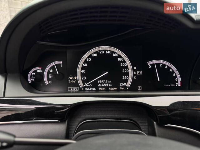 Черный Мерседес С Класс, объемом двигателя 4.66 л и пробегом 313 тыс. км за 15000 $, фото 5 на Automoto.ua