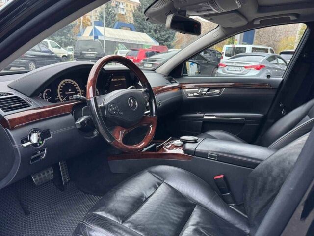 Черный Мерседес С Класс, объемом двигателя 4.7 л и пробегом 170 тыс. км за 13900 $, фото 7 на Automoto.ua