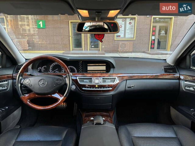 Чорний Мерседес С Клас, об'ємом двигуна 4.66 л та пробігом 221 тис. км за 15900 $, фото 26 на Automoto.ua