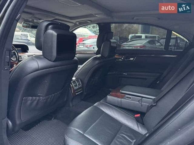 Черный Мерседес С Класс, объемом двигателя 4.7 л и пробегом 170 тыс. км за 13900 $, фото 13 на Automoto.ua