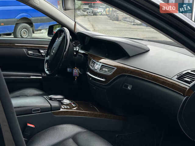 Черный Мерседес С Класс, объемом двигателя 2.99 л и пробегом 320 тыс. км за 21500 $, фото 23 на Automoto.ua