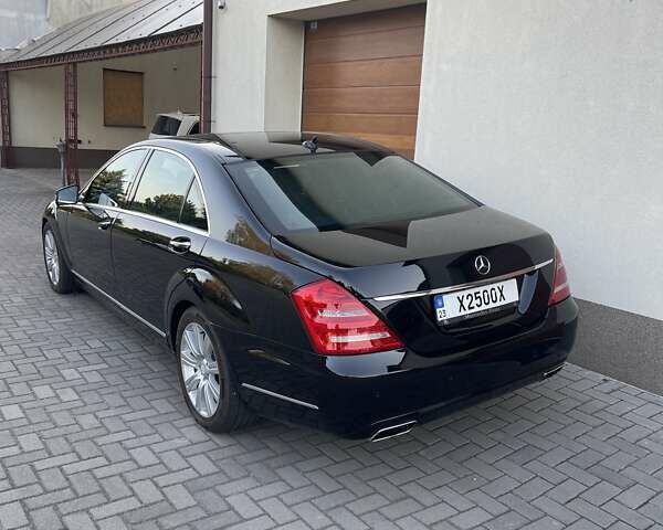 Чорний Мерседес С Клас, об'ємом двигуна 3 л та пробігом 180 тис. км за 26000 $, фото 3 на Automoto.ua