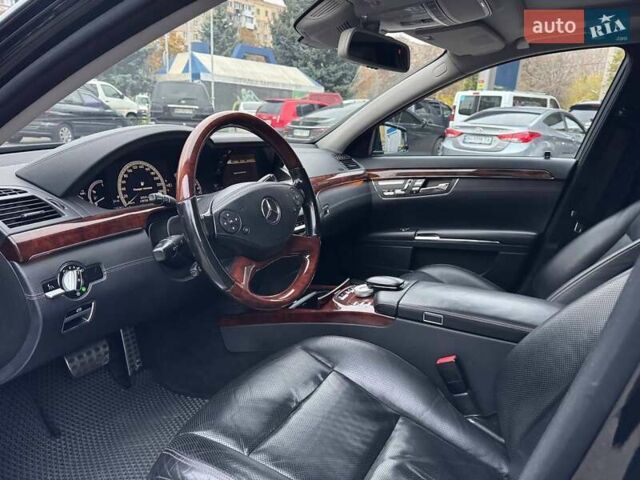 Черный Мерседес С Класс, объемом двигателя 4.7 л и пробегом 170 тыс. км за 13900 $, фото 7 на Automoto.ua