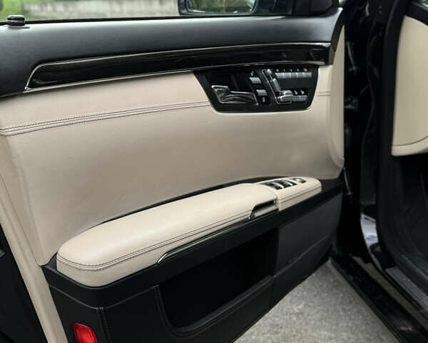 Чорний Мерседес С Клас, об'ємом двигуна 4.7 л та пробігом 212 тис. км за 16200 $, фото 18 на Automoto.ua