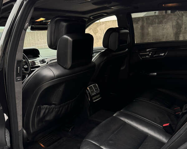 Черный Мерседес С Класс, объемом двигателя 4.66 л и пробегом 313 тыс. км за 15000 $, фото 12 на Automoto.ua