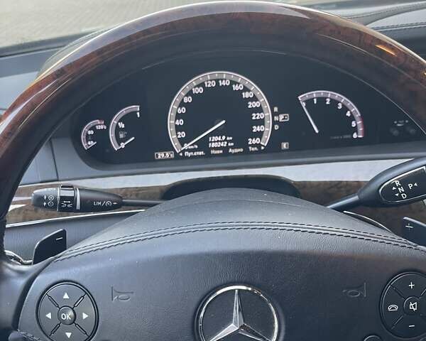 Чорний Мерседес С Клас, об'ємом двигуна 3 л та пробігом 180 тис. км за 26000 $, фото 5 на Automoto.ua