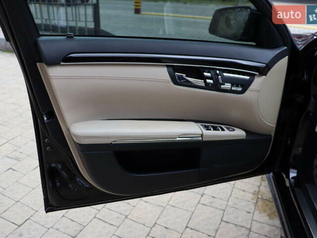 Черный Мерседес С Класс, объемом двигателя 4.7 л и пробегом 179 тыс. км за 17900 $, фото 8 на Automoto.ua