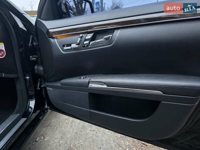 Черный Мерседес С Класс, объемом двигателя 3.5 л и пробегом 188 тыс. км за 14999 $, фото 28 на Automoto.ua
