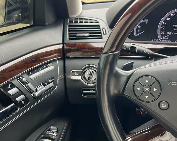 Мерседес С Класс 2012 в Черкассах на Automoto.ua Черный Мерседес С Класс, объемом двигателя 4.7 л и пробегом 150 тыс. км за 17500 $, фото 4 на Automoto.ua