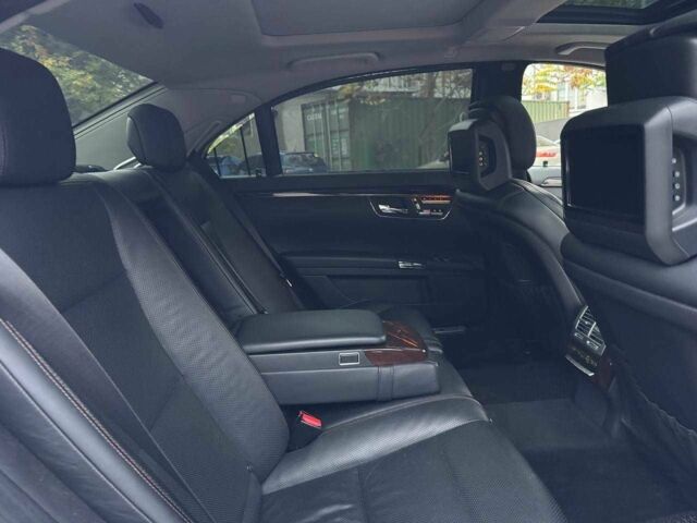 Черный Мерседес С Класс, объемом двигателя 4.7 л и пробегом 170 тыс. км за 13900 $, фото 16 на Automoto.ua