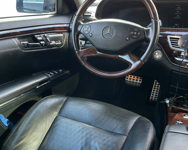 Черный Мерседес С Класс, объемом двигателя 4.66 л и пробегом 197 тыс. км за 21000 $, фото 16 на Automoto.ua