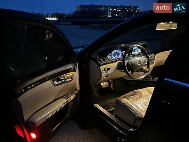 Черный Мерседес С Класс, объемом двигателя 4.66 л и пробегом 231 тыс. км за 18000 $, фото 17 на Automoto.ua