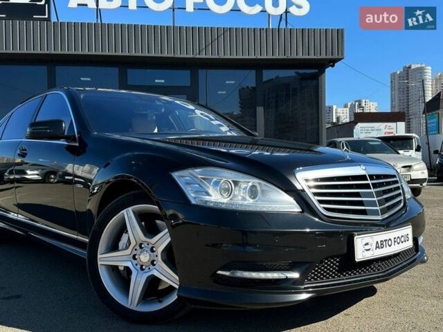 Черный Мерседес С Класс, объемом двигателя 4.7 л и пробегом 127 тыс. км за 24490 $, фото 1 на Automoto.ua