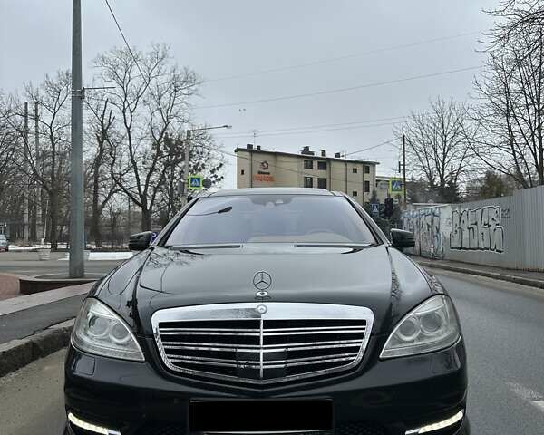 Черный Мерседес С Класс, объемом двигателя 4.66 л и пробегом 170 тыс. км за 21900 $, фото 10 на Automoto.ua