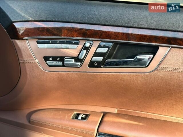 Черный Мерседес С Класс, объемом двигателя 4.7 л и пробегом 160 тыс. км за 23999 $, фото 21 на Automoto.ua