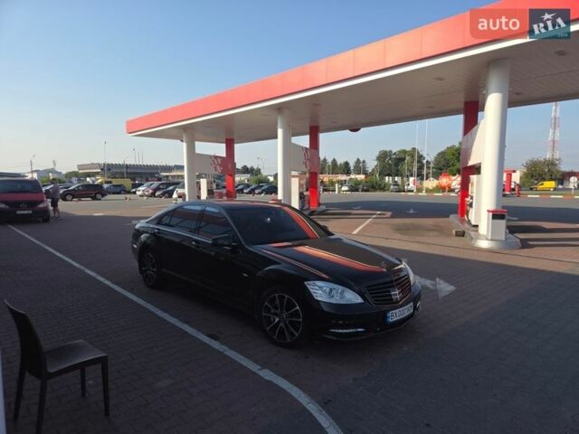 Черный Мерседес С Класс, объемом двигателя 4.66 л и пробегом 140 тыс. км за 22500 $, фото 1 на Automoto.ua