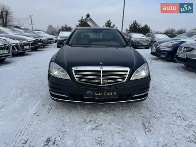Черный Мерседес С Класс, объемом двигателя 4.7 л и пробегом 183 тыс. км за 21900 $, фото 5 на Automoto.ua