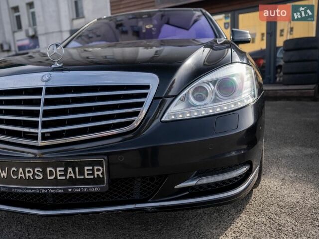 Чорний Мерседес С Клас, об'ємом двигуна 4.7 л та пробігом 230 тис. км за 14900 $, фото 7 на Automoto.ua