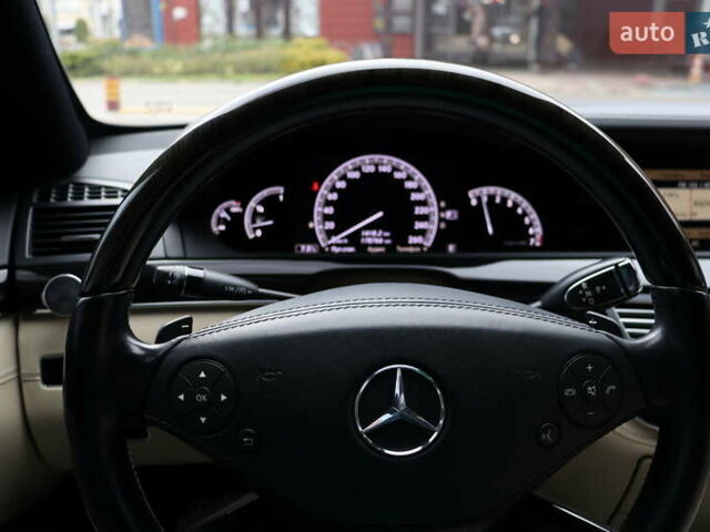 Черный Мерседес С Класс, объемом двигателя 4.7 л и пробегом 179 тыс. км за 17900 $, фото 16 на Automoto.ua