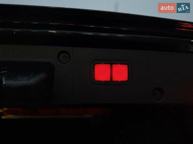 Черный Мерседес С Класс, объемом двигателя 4.7 л и пробегом 218 тыс. км за 14999 $, фото 18 на Automoto.ua