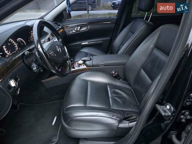 Черный Мерседес С Класс, объемом двигателя 3.5 л и пробегом 188 тыс. км за 14999 $, фото 41 на Automoto.ua