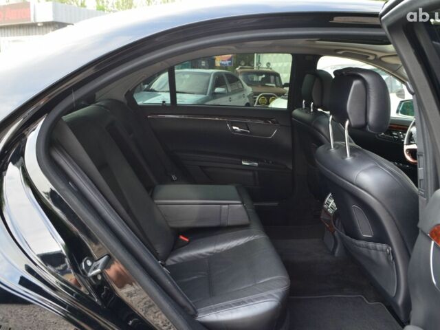 Черный Мерседес С Класс, объемом двигателя 3 л и пробегом 222 тыс. км за 19999 $, фото 13 на Automoto.ua
