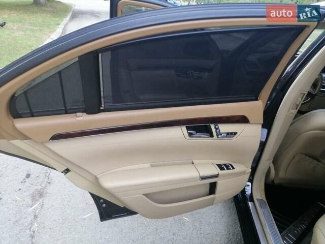 Черный Мерседес С Класс, объемом двигателя 5 л и пробегом 150 тыс. км за 23450 $, фото 33 на Automoto.ua