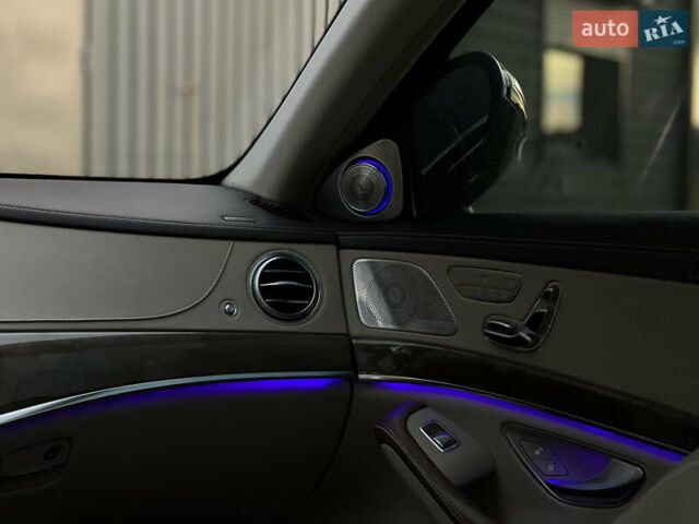 Черный Мерседес С Класс, объемом двигателя 4.66 л и пробегом 203 тыс. км за 28999 $, фото 11 на Automoto.ua