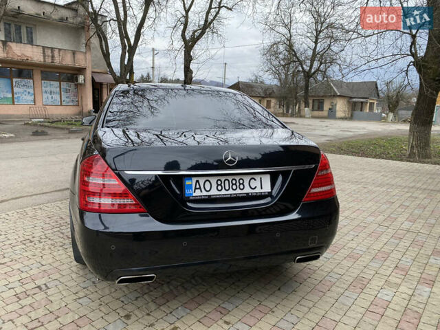 Черный Мерседес С Класс, объемом двигателя 3 л и пробегом 120 тыс. км за 32000 $, фото 6 на Automoto.ua