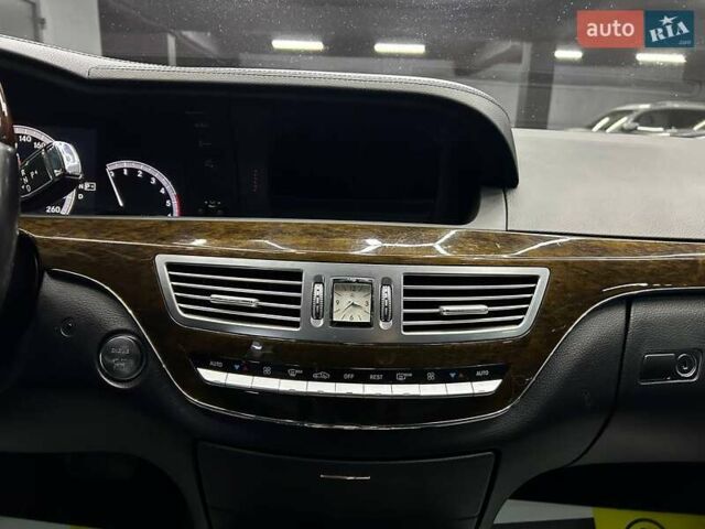 Черный Мерседес С Класс, объемом двигателя 2.99 л и пробегом 278 тыс. км за 23500 $, фото 9 на Automoto.ua