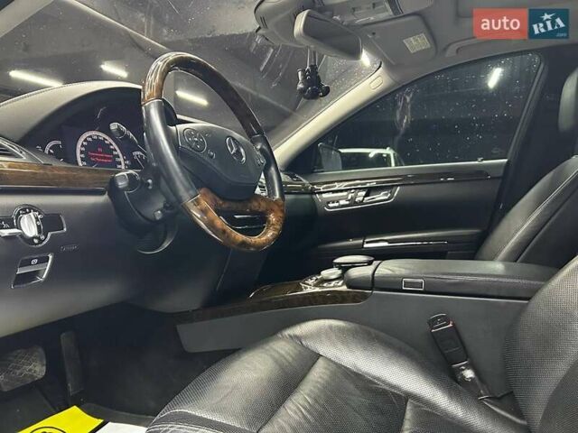 Черный Мерседес С Класс, объемом двигателя 2.99 л и пробегом 278 тыс. км за 23500 $, фото 15 на Automoto.ua