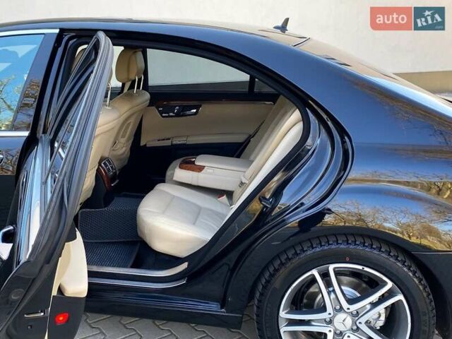 Черный Мерседес С Класс, объемом двигателя 3 л и пробегом 247 тыс. км за 17999 $, фото 53 на Automoto.ua