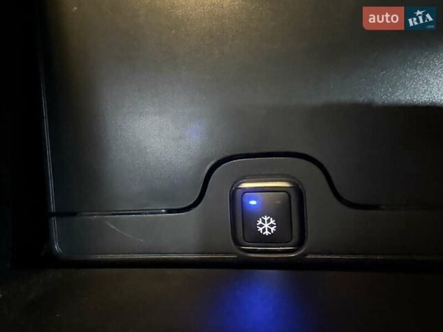 Черный Мерседес С Класс, объемом двигателя 4.66 л и пробегом 120 тыс. км за 45500 $, фото 75 на Automoto.ua