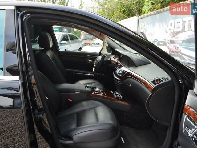 Черный Мерседес С Класс, объемом двигателя 2.99 л и пробегом 222 тыс. км за 19900 $, фото 14 на Automoto.ua