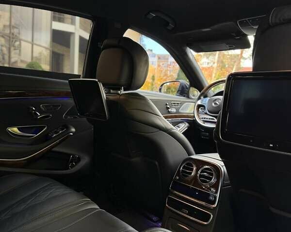 Черный Мерседес С Класс, объемом двигателя 4.66 л и пробегом 179 тыс. км за 35000 $, фото 16 на Automoto.ua