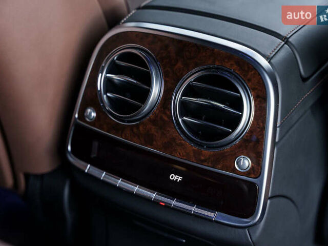 Черный Мерседес С Класс, объемом двигателя 4.66 л и пробегом 20 тыс. км за 50000 $, фото 13 на Automoto.ua