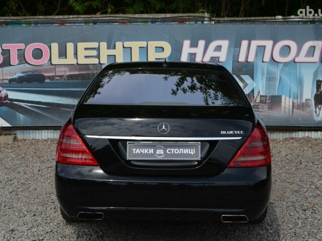 Черный Мерседес С Класс, объемом двигателя 3 л и пробегом 222 тыс. км за 19999 $, фото 8 на Automoto.ua