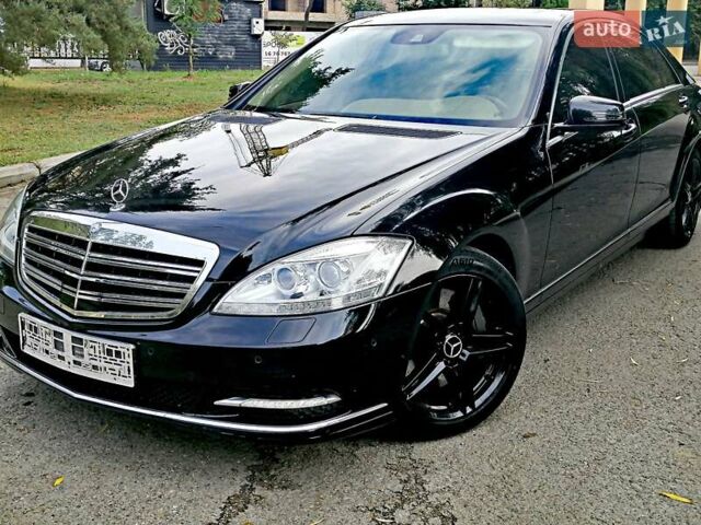 Черный Мерседес С Класс, объемом двигателя 5 л и пробегом 150 тыс. км за 23450 $, фото 18 на Automoto.ua