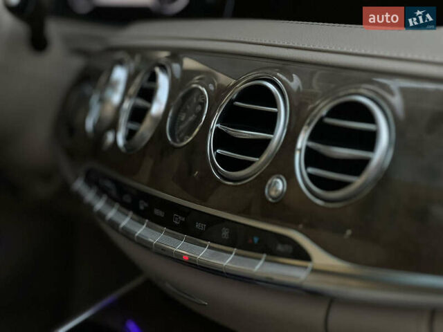Черный Мерседес С Класс, объемом двигателя 4.66 л и пробегом 203 тыс. км за 28999 $, фото 10 на Automoto.ua