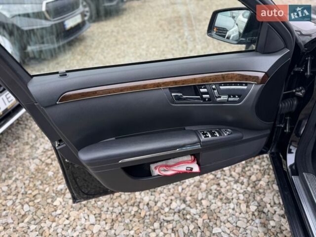 Черный Мерседес С Класс, объемом двигателя 3 л и пробегом 313 тыс. км за 22800 $, фото 11 на Automoto.ua