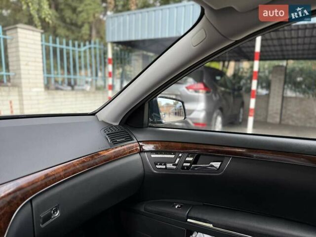 Чорний Мерседес С Клас, об'ємом двигуна 2.99 л та пробігом 110 тис. км за 26500 $, фото 8 на Automoto.ua