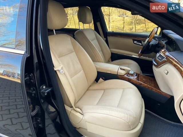 Черный Мерседес С Класс, объемом двигателя 3 л и пробегом 247 тыс. км за 17999 $, фото 66 на Automoto.ua