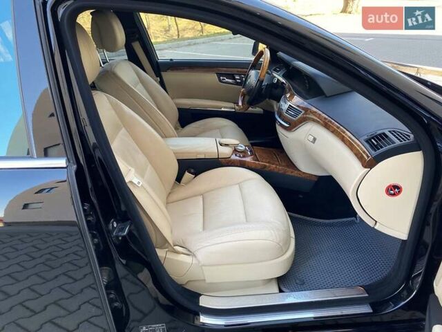 Черный Мерседес С Класс, объемом двигателя 3 л и пробегом 247 тыс. км за 17999 $, фото 65 на Automoto.ua