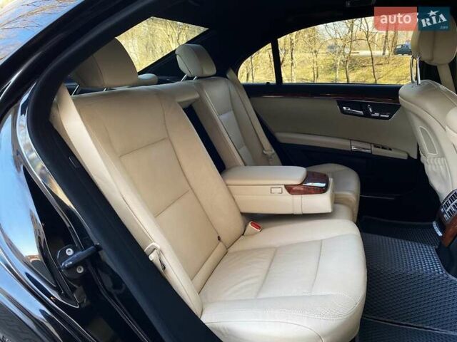 Черный Мерседес С Класс, объемом двигателя 3 л и пробегом 247 тыс. км за 17999 $, фото 76 на Automoto.ua