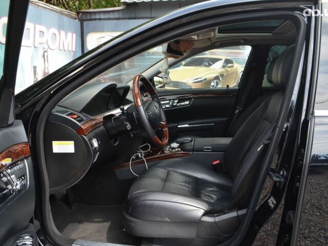 Черный Мерседес С Класс, объемом двигателя 3 л и пробегом 222 тыс. км за 19999 $, фото 10 на Automoto.ua