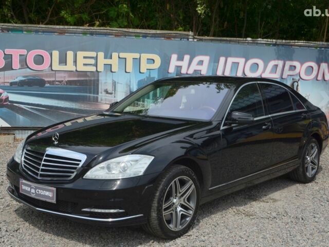 Черный Мерседес С Класс, объемом двигателя 3 л и пробегом 222 тыс. км за 19999 $, фото 3 на Automoto.ua