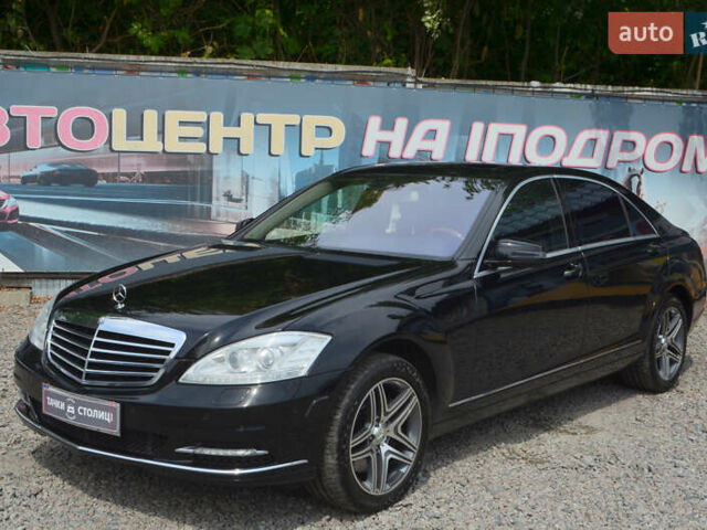 Черный Мерседес С Класс, объемом двигателя 2.99 л и пробегом 222 тыс. км за 19900 $, фото 3 на Automoto.ua