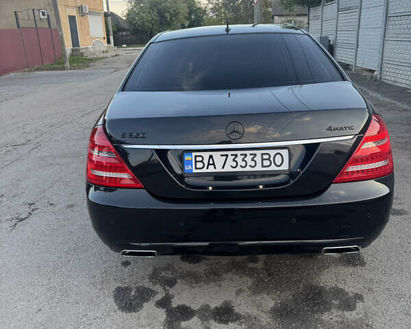 Черный Мерседес С Класс, объемом двигателя 3 л и пробегом 275 тыс. км за 22000 $, фото 4 на Automoto.ua