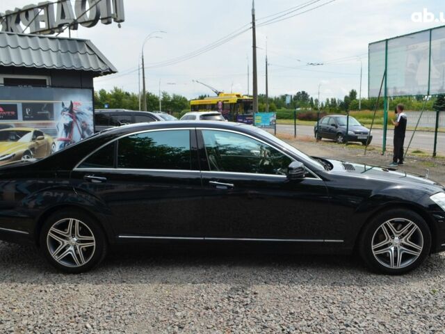 Черный Мерседес С Класс, объемом двигателя 3 л и пробегом 222 тыс. км за 19999 $, фото 6 на Automoto.ua